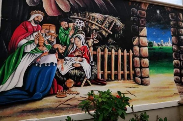 Así es Ajuterique, el hermoso hogar turístico del arte donde está el impresionante mural de Chelato Uclés