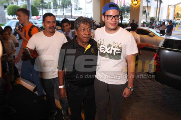 Primitivo Maradiaga llegó al hotel donde se hospedará Ronaldinho