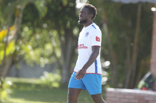 Hendry Thomas: 'Lo más importante para mí es volver y levantar el título'