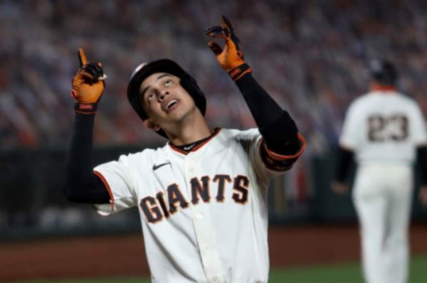 Mauricio Dubón fue titular en el primer juego de pretemporada de Los Giants de San Francisco