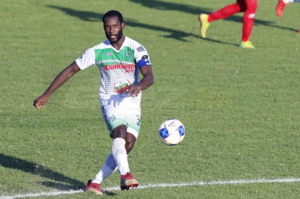 Defensor Dabirson Castillo rescinde su contrato con Platense para buscar mejores opciones para su futuro