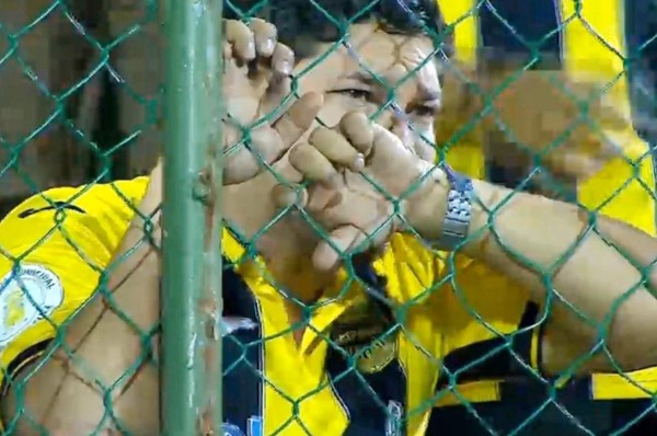 La conmovedora historia de pasión del aficionado que lloró la eliminación del Real España