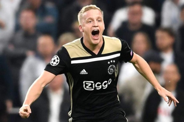 Van de Beek, la opción que tiene el Real Madrid si no llega Pogba, según Marca