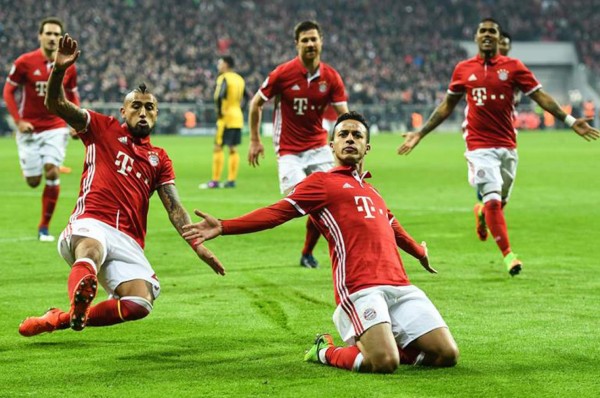 Bayern Munich deja casi eliminado al Arsenal en Champions