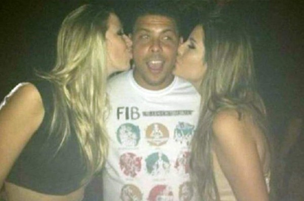 'Yo estuve en una fiesta de Ronaldo y cuando empezaron a aparecer autobuses de señoritas me dijo mi mujer que tirara para casa'