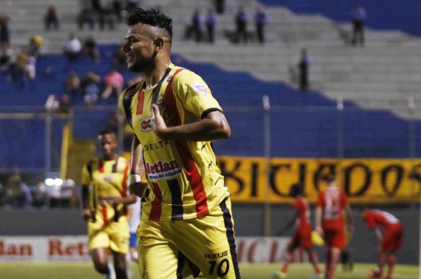 Mario Martínez se va del Real España pero se mete en la historia del equipo