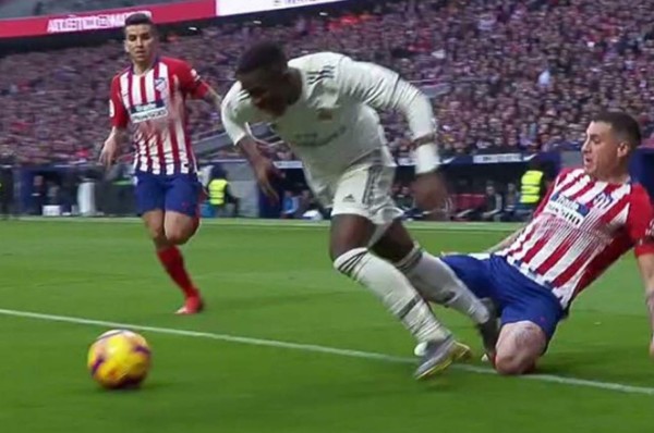 El polémico penal que pitaron a favor del Real Madrid contra el Atlético
