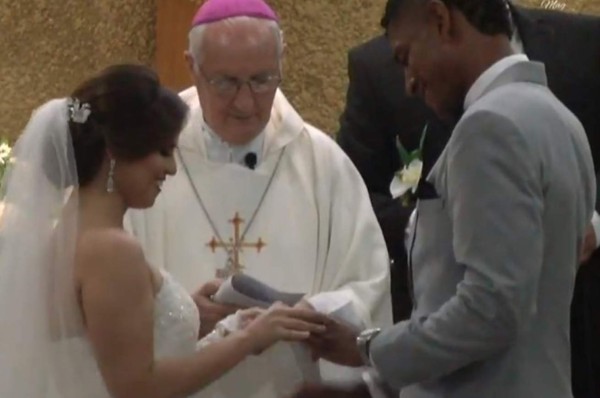 En la intimidad: Así fue la boda eclesiástica entre Carlo Costly y Tita Torres