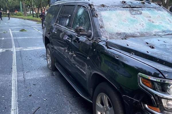 Jefe de seguridad de Ciudad de México sufre atentado y hay tres personas muertes