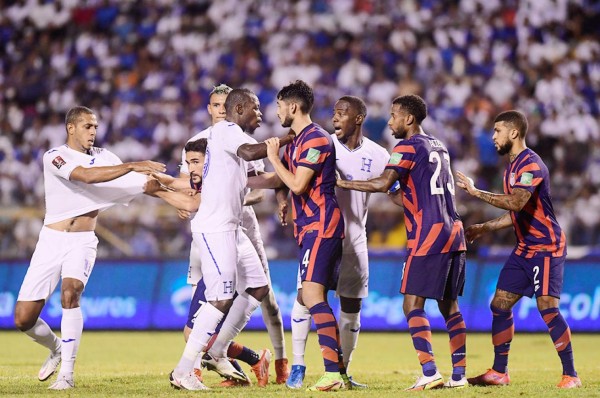 FIFA abre expediente a Honduras por los actos bochornosos en el Olímpico durante el juego frente a EUA
