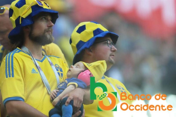 EL COLOR: Todas las imágenes del ambiente del Suecia vs Suiza