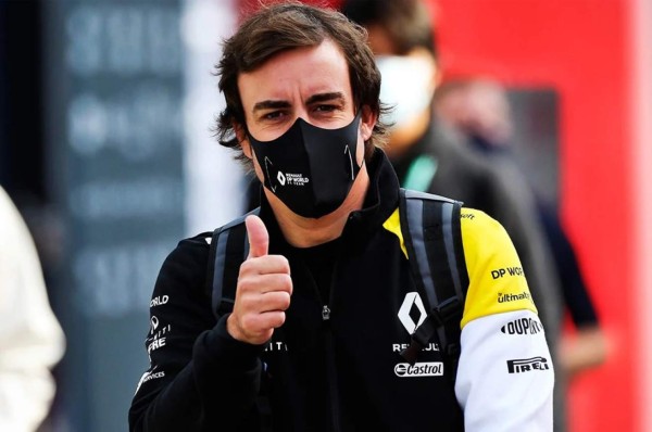 Fernando Alonso sale del hospital luego de sufrir una fractura de mandíbula tras ser atropellado