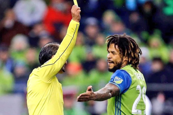 Panameño Román Torres suspendido en la MLS al dar positivo en control antidoping