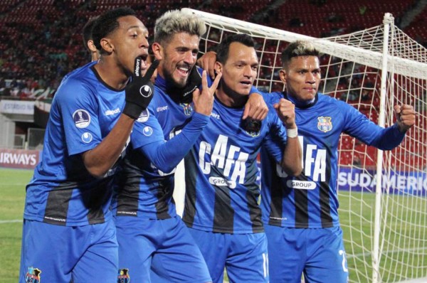 Bryan Moya y el Zulia vencen a Palestino y avanzan a octavos de la Copa Sudamericana
