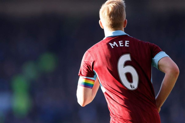 Federación inglesa propone a futbolistas gays que expresen abiertamente su orientación sexual