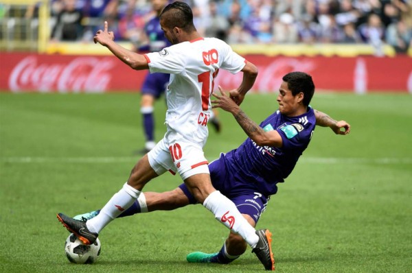 Andy Najar y Anderlecht caen ante el Standard Lieja y se alejan del título