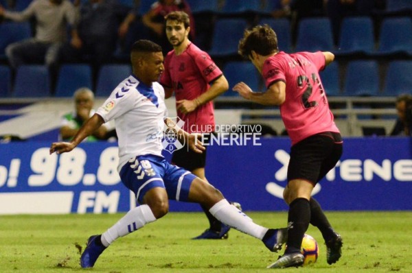 Tenerife y Bryan Acosta triunfan ante Alcorcón y respiran