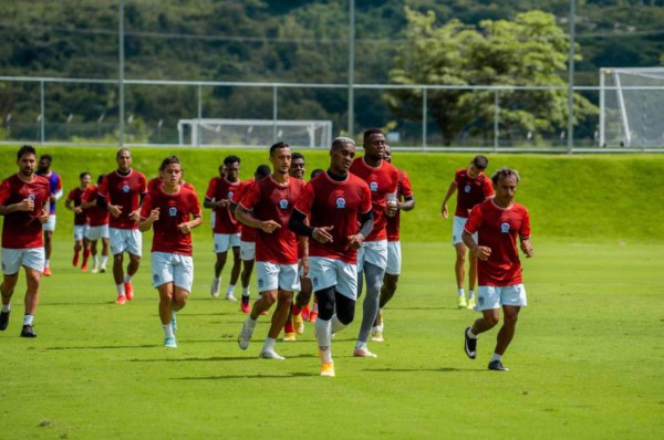 ¿Qué decisiones debe tomar la directiva de Olimpia con el plantel tras ser descalificados de Concacaf?