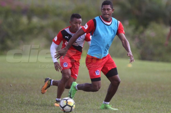 Carlo Costly recibió su alta médica y ya entrena con Olimpia