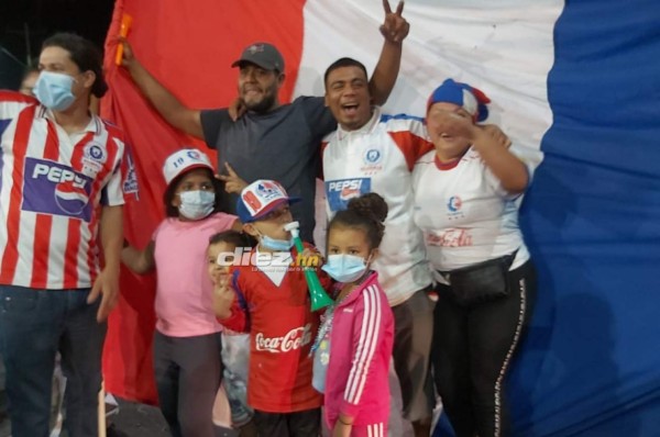 No lo viste en TV: El 'colado' en la celebración de Olimpia, la furia de Ever con Ninrod Medina y sin miedo al Covid-19&nbsp;&nbsp;