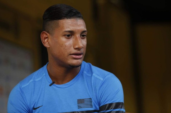 Bryan Acosta: 'Me gusta la posición en la que estoy jugando en Tenerife'