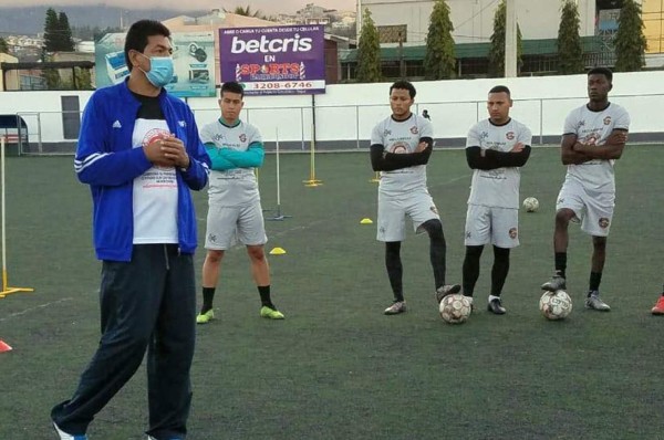 Carlón Martínez, el 'rey de los ascensos', es nuevo técnico del Génesis San Lorenzo