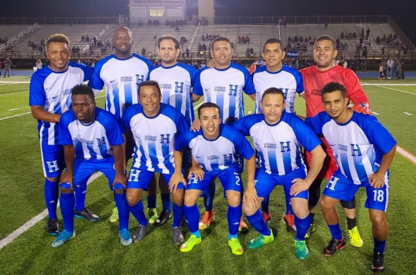 ¡Así se ven las leyendas en la actualidad! Grandes exfutbolistas de Honduras y México que se enfrentaron en el pasado