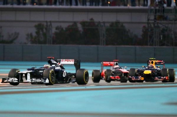Alonso recorta tres puntos al afortunado Vettel tras soñar con la gloria y el liderato.