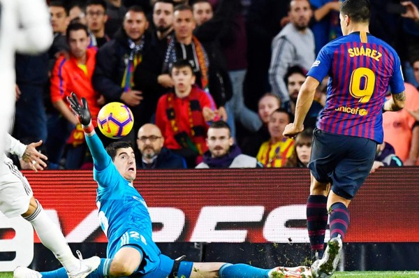 La joya de gol anotada por Luis Suárez para sentenciar el clásico
