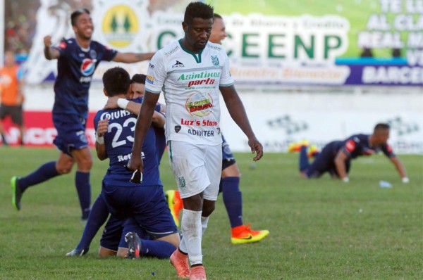 Edgard Álvarez: 'Me quedan seis meses de contrato, después veremos'