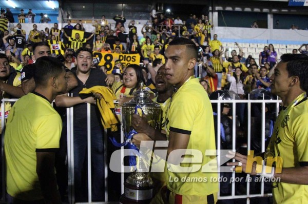 ¡Salud, campeones! Así celebró la Copa 12 el Real España en el Nacional