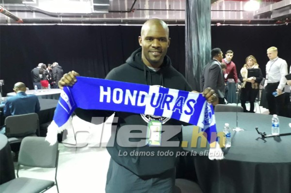 El hondureño Brian Flores liderará la defensiva de los Patriots en la NFL