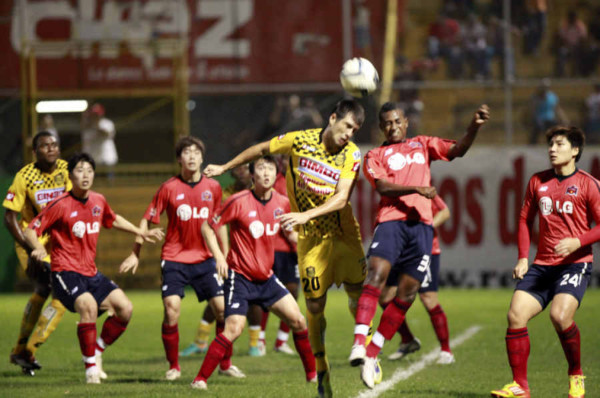 Real España recibe goleada del Goyang de Corea del Sur.