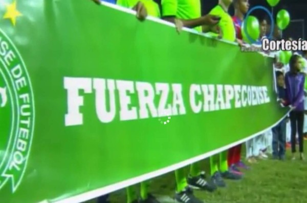 VIDEO: El hermoso gesto de Olimpia y Motagua en honor a Chapocoense