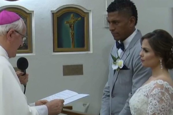 En la intimidad: Así fue la boda eclesiástica entre Carlo Costly y Tita Torres