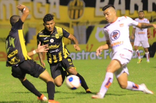 Comisión Médica recomienda a la Liga cancelar juegos donde estén involucrados Vida y Real España