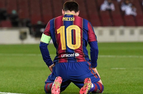 Barcelona denuncia cacería contra Messi antes de enfrentar al PSG: ''Acábalo a patadas''