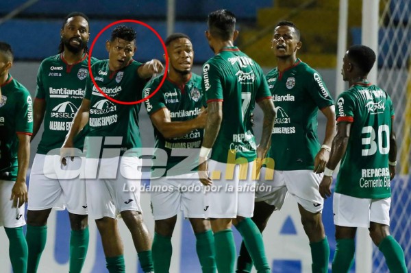 'Canguro' Martínez y los reproches a Carlos Discua antes del gol del Real España