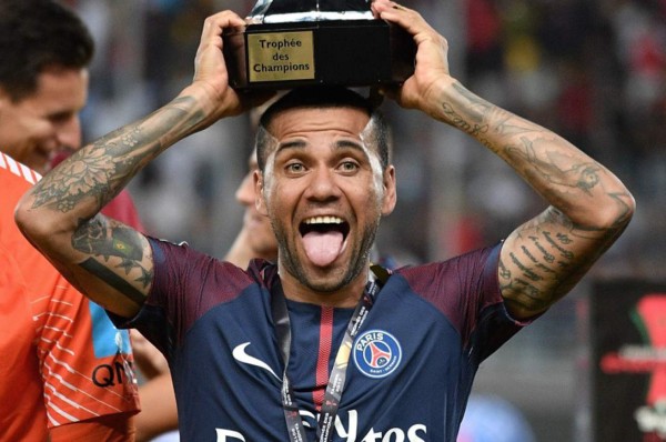 SORPRESA: El PSG ofrece a Dani Alves a equipo de la Liga Española