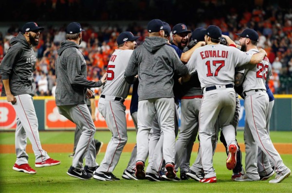 Medias Rojas derrotan a los Astros y regresan a una serie mundial