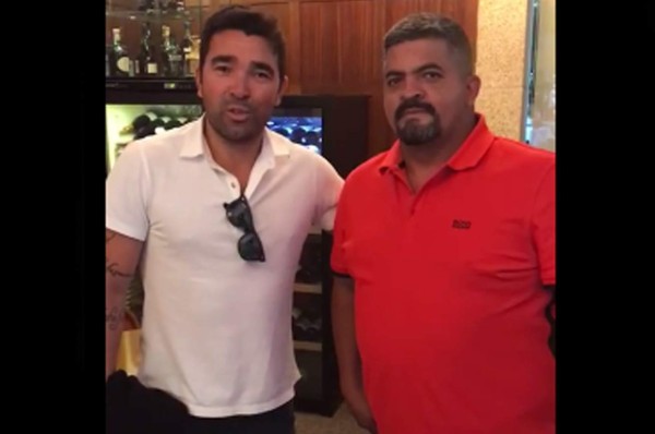 El presidente del Vida firma acuerdo de promoción en Portugal con el exfutbolista Deco