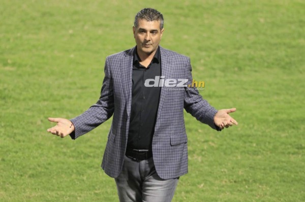 Diego Vázquez atiza: 'Hicimos un gol que no lo anula nadie, el árbitro mexicano un desastre'