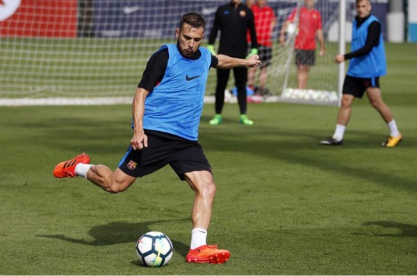Jordi Alba se reporta listo para el clásico contra el Real Madrid