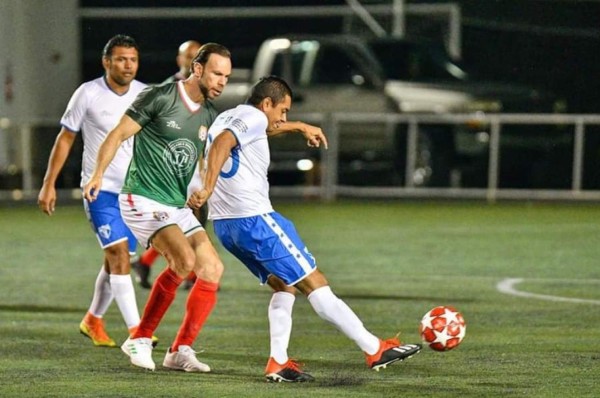 ¡Así se ven las leyendas en la actualidad! Grandes exfutbolistas de Honduras y México que se enfrentaron en el pasado