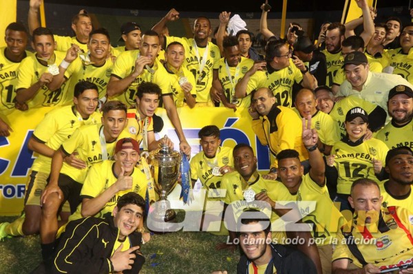 ¡Salud, campeones! Así celebró la Copa 12 el Real España en el Nacional