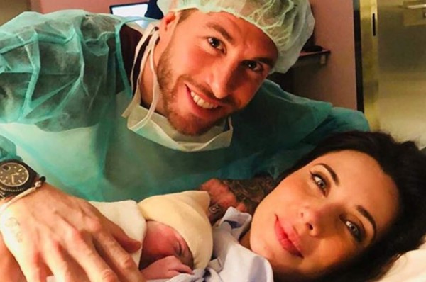 Ramos llega tarde la concentración de España por el nacimiento de su tercer hijo