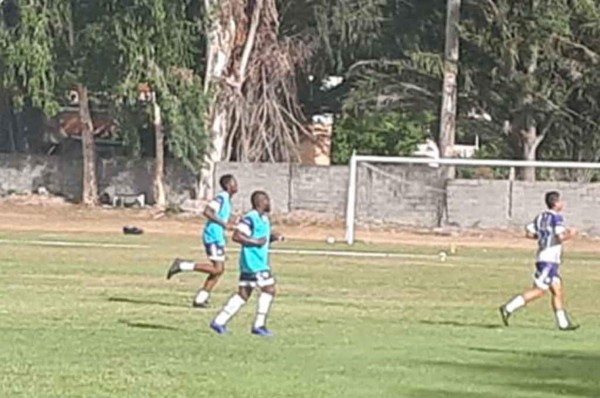 Tyson Núñez ya entrena con el Victoria de la Liga de Ascenso