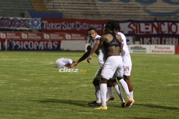 No lo viste en TV: El 'colado' en la celebración de Olimpia, la furia de Ever con Ninrod Medina y sin miedo al Covid-19&nbsp;&nbsp;