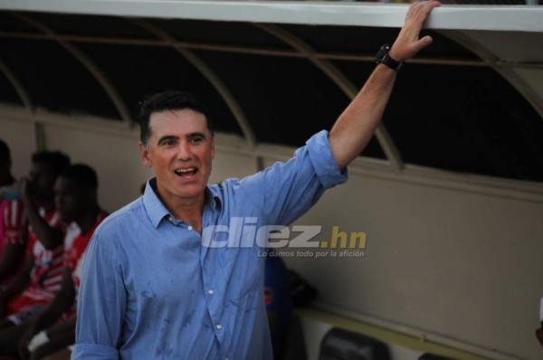 Fernando Araujo: 'Marathón hizo tiempo y los árbitros dejaron mucho que desear”