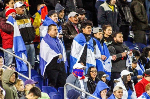 NO SE VIO EN TV: La furia de Alberth Elis contra un árbitro y el 'Bolillo' sorpendió a Coito